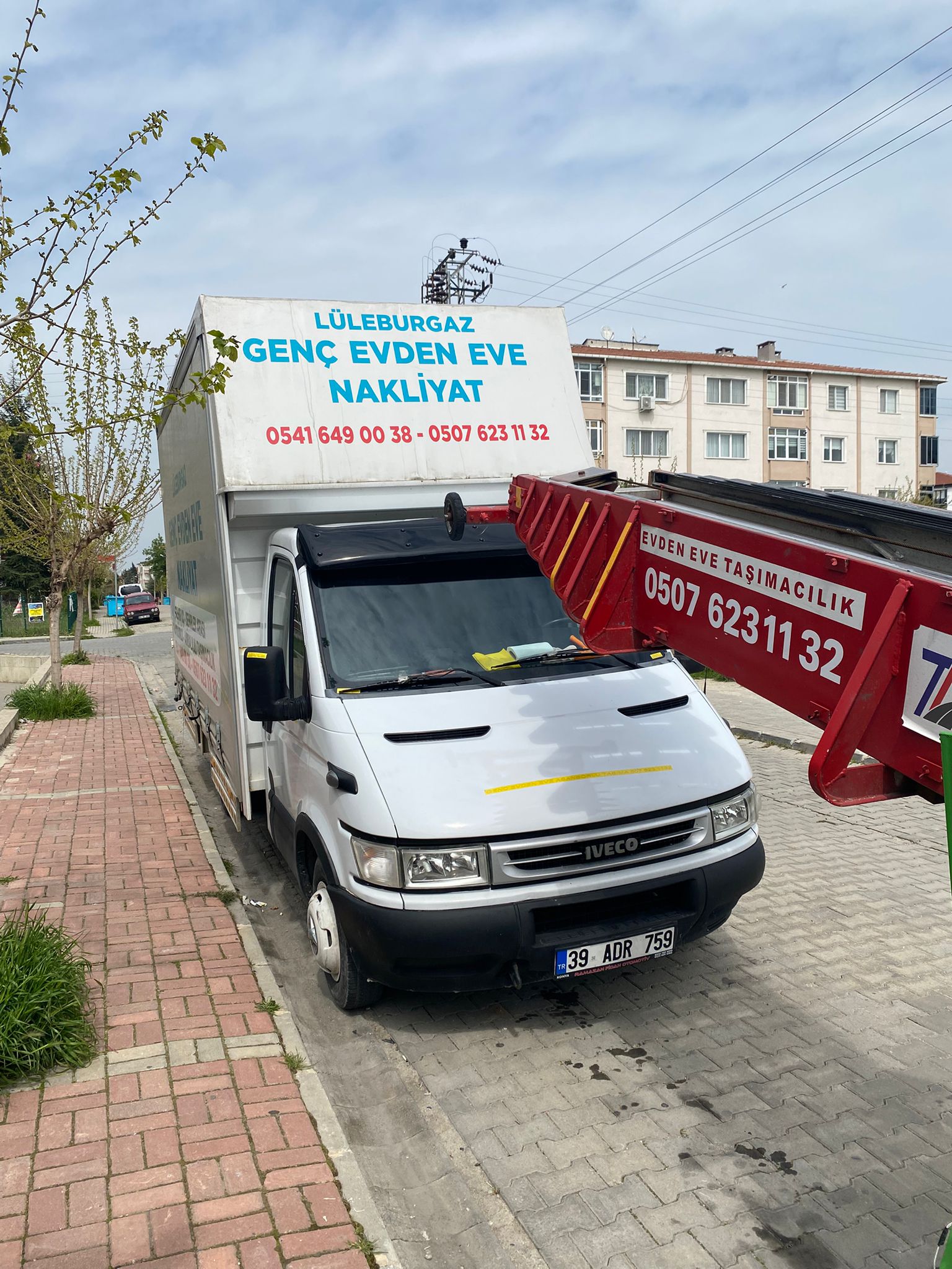 Genç Nakliyat Araç Fotoğrafı